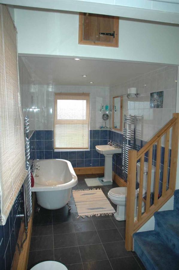 Mid Wales Arts B&B Caersws Екстериор снимка