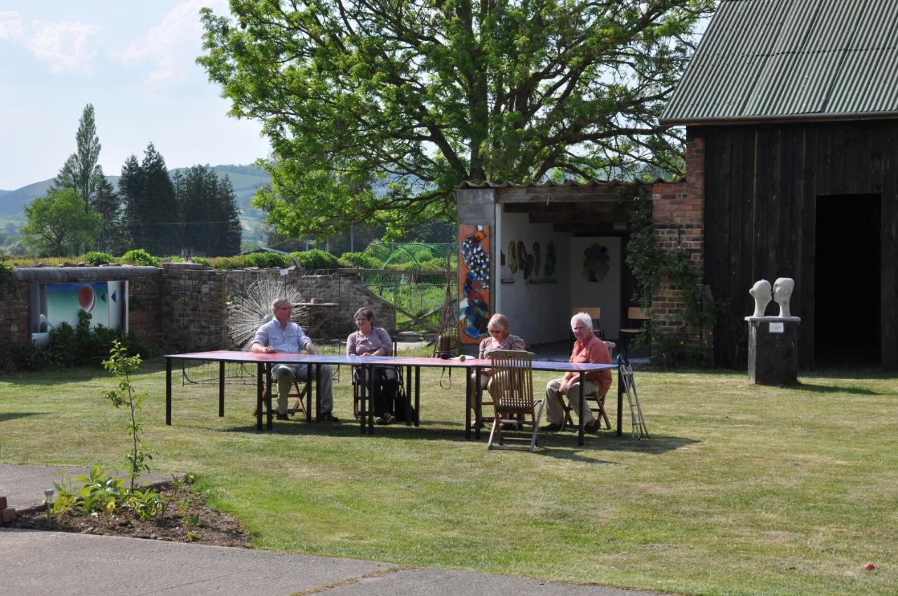 Mid Wales Arts B&B Caersws Екстериор снимка